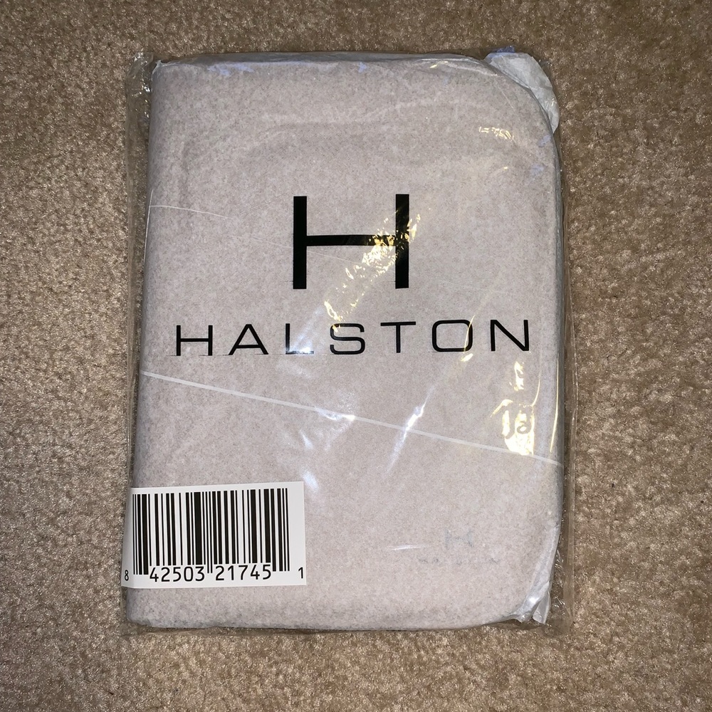 Halston travel Jewelry Organizer